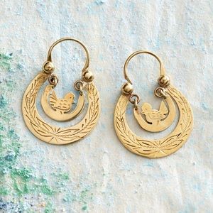 Elegant Gold Bird Motif Earrings